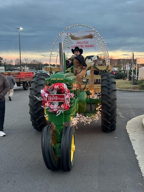 Snellville Christmas Parade 2025 - Holiday Magic!